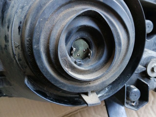 bontott MITSUBISHI PAJERO Bal Fényszóró