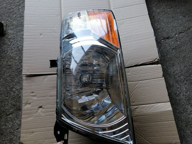 bontott MITSUBISHI PAJERO Bal Fényszóró