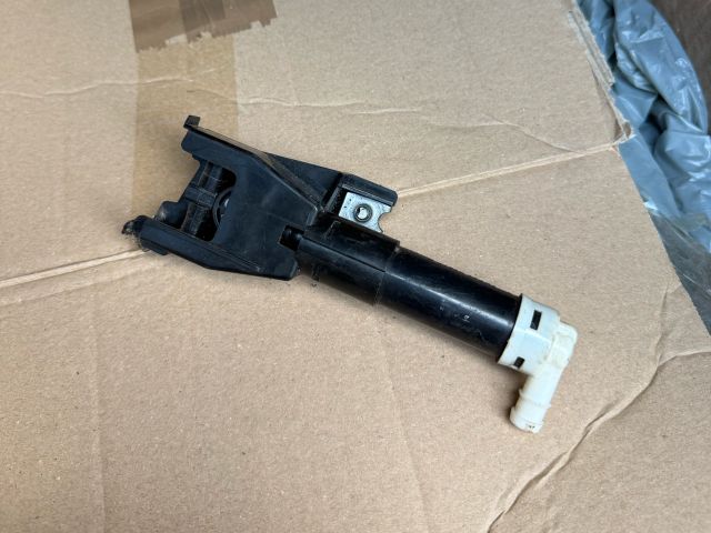 bontott MITSUBISHI PAJERO Bal Fényszórómosó Fúvóka