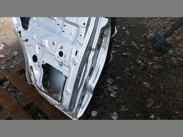 bontott MITSUBISHI PAJERO Bal hátsó Ajtó (Üres lemez)