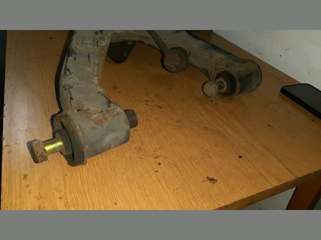 bontott MITSUBISHI PAJERO Bal hátsó Felső Első Lengőkar