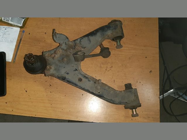 bontott MITSUBISHI PAJERO Bal hátsó Felső Első Lengőkar