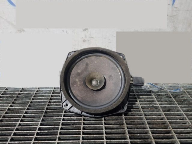 bontott MITSUBISHI PAJERO Bal hátsó Hangszóró