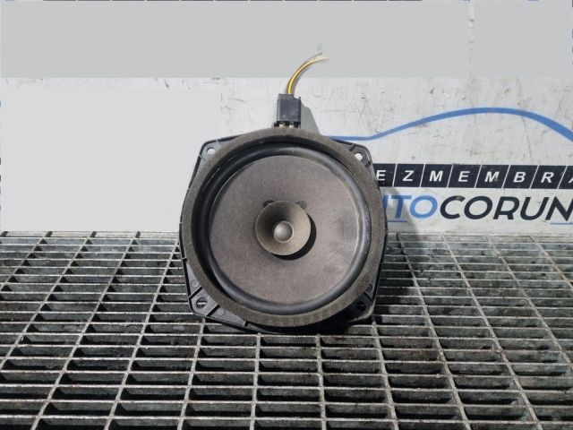 bontott MITSUBISHI PAJERO Bal hátsó Hangszóró