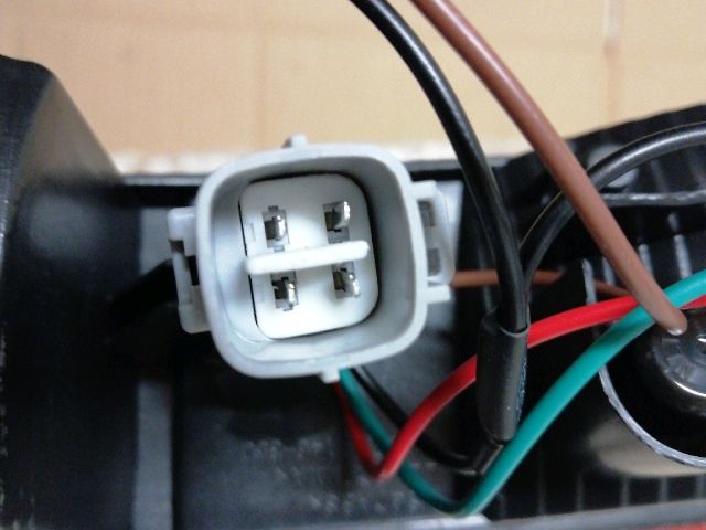 bontott MITSUBISHI PAJERO Bal Hátsó Lámpa