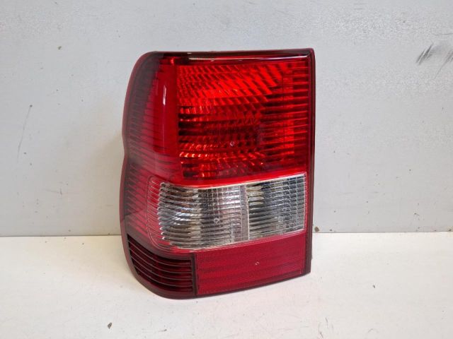 bontott MITSUBISHI PAJERO Bal Hátsó Lámpa