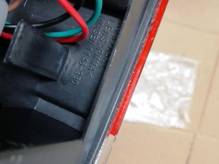 bontott MITSUBISHI PAJERO Bal Hátsó Lámpa