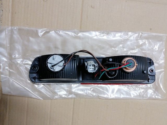 bontott MITSUBISHI PAJERO Bal Hátsó Lámpa