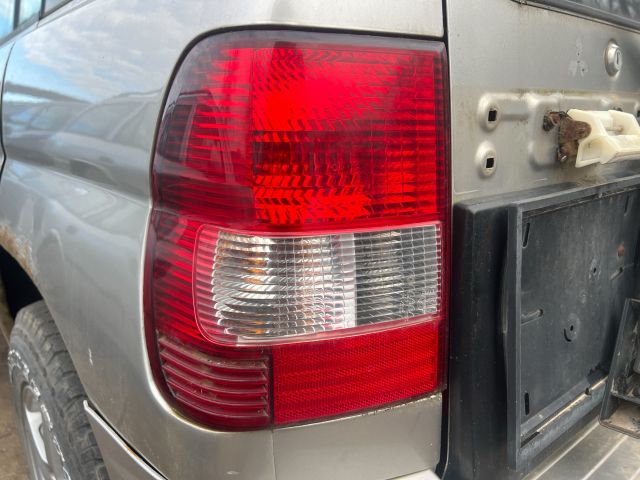 bontott MITSUBISHI PAJERO Bal Hátsó Lámpa