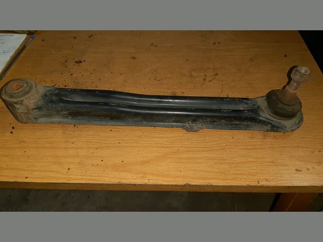 bontott MITSUBISHI PAJERO Bal hátsó Lengőkar