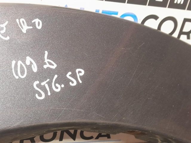 bontott MITSUBISHI PAJERO Bal hátsó Sárvédő Díszléc