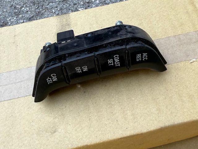 bontott MITSUBISHI PAJERO Bal Multikormány Kapcsoló