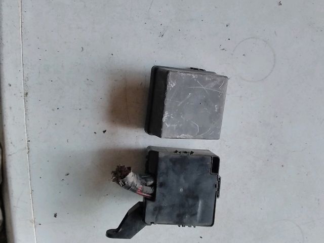 bontott MITSUBISHI PAJERO Biztosítéktábla Motortér