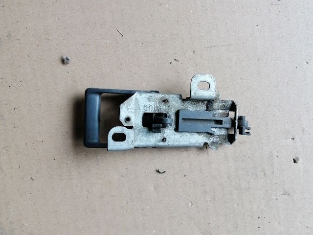 bontott MITSUBISHI PAJERO Csomagtérajtó Kilincs