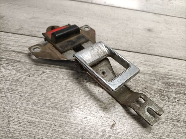 bontott MITSUBISHI PAJERO Csomagtérajtó Kilincs