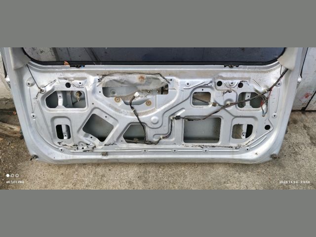 bontott MITSUBISHI PAJERO Csomagtérajtó (Üres lemez)