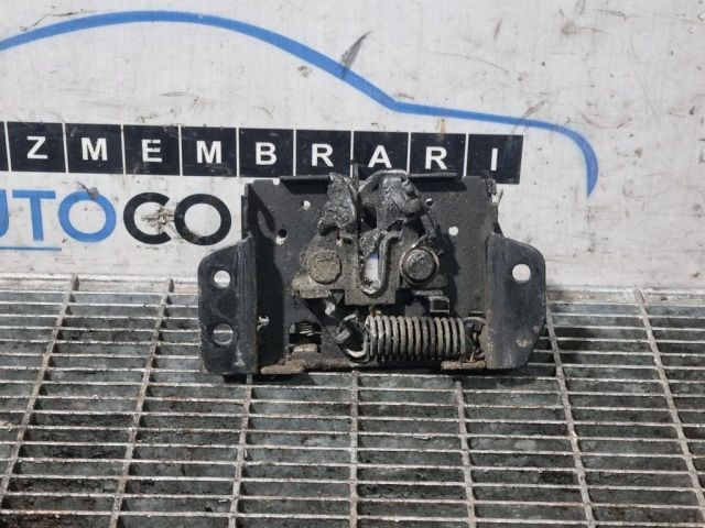 bontott MITSUBISHI PAJERO Csomagtérajtó Zárszerkezet