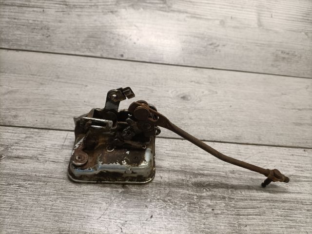 bontott MITSUBISHI PAJERO Csomagtérajtó Zárszerkezet