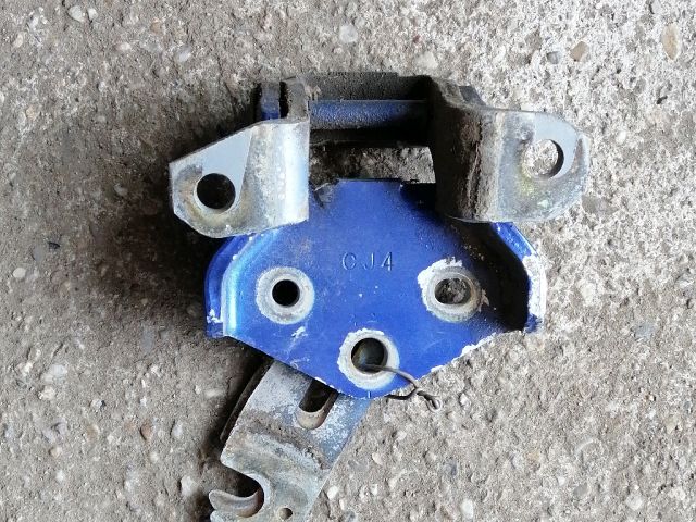 bontott MITSUBISHI PAJERO Csomagtérajtó Zsanér