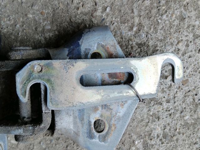 bontott MITSUBISHI PAJERO Csomagtérajtó Zsanér