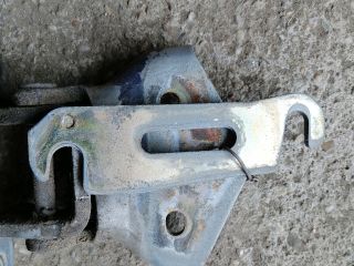 bontott MITSUBISHI PAJERO Csomagtérajtó Zsanér