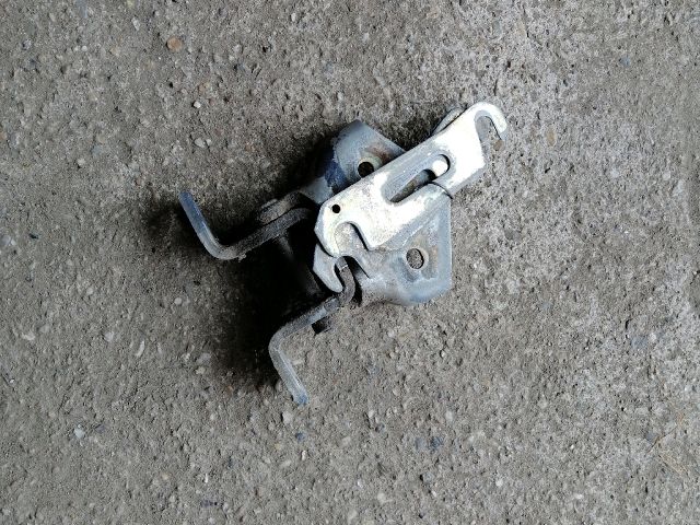 bontott MITSUBISHI PAJERO Csomagtérajtó Zsanér