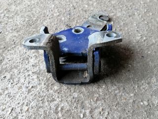 bontott MITSUBISHI PAJERO Csomagtérajtó Zsanér