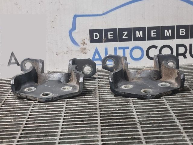 bontott MITSUBISHI PAJERO Csomagtérajtó Zsanér