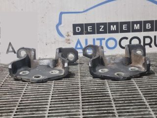 bontott MITSUBISHI PAJERO Csomagtérajtó Zsanér