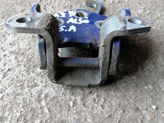 bontott MITSUBISHI PAJERO Csomagtérajtó Zsanér