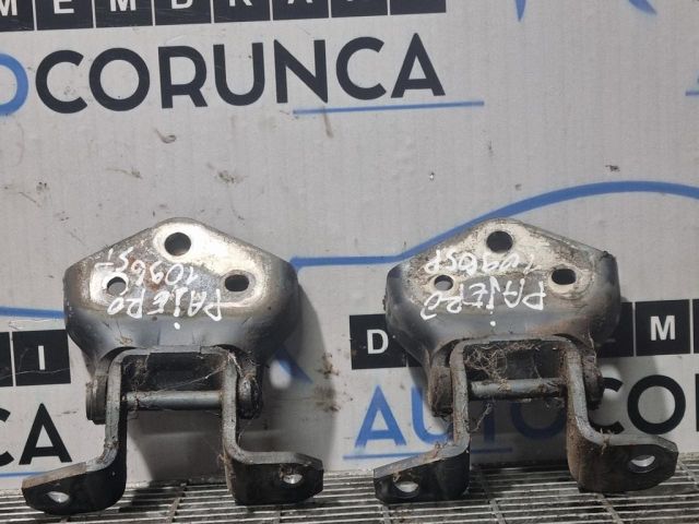 bontott MITSUBISHI PAJERO Csomagtérajtó Zsanér