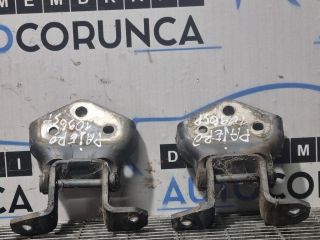 bontott MITSUBISHI PAJERO Csomagtérajtó Zsanér