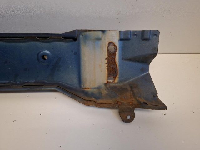 bontott MITSUBISHI PAJERO Első Lökhárító Merevítő (Fém)