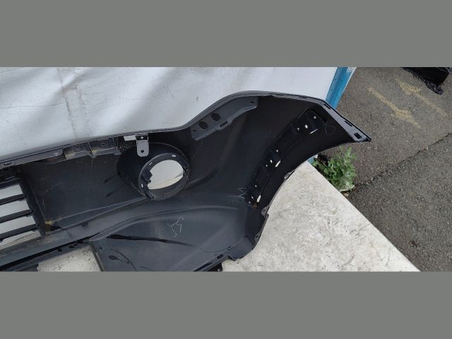 bontott MITSUBISHI PAJERO Első Lökhárító (Üresen)