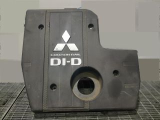 bontott MITSUBISHI PAJERO Felső Hűtőburkolat