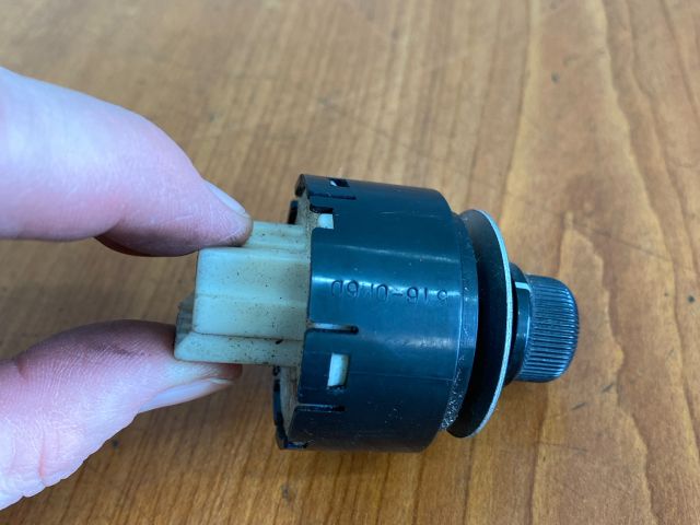 bontott MITSUBISHI PAJERO Fényszórómagasság Állító Kapcsoló