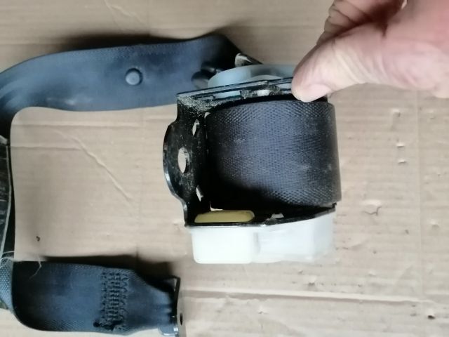 bontott MITSUBISHI PAJERO Hátsó középső Biztonsági Öv