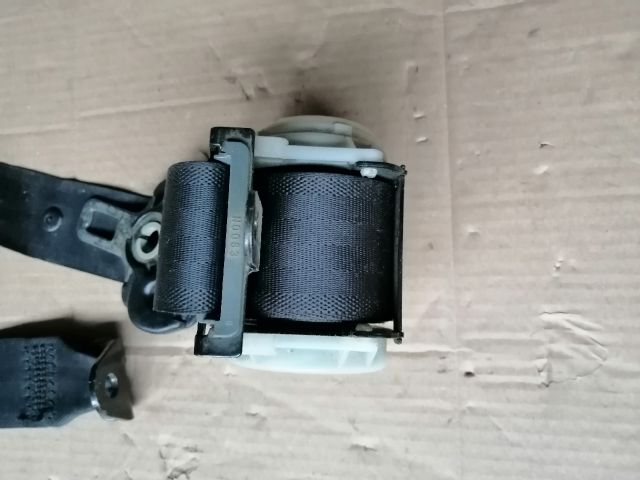 bontott MITSUBISHI PAJERO Hátsó középső Biztonsági Öv