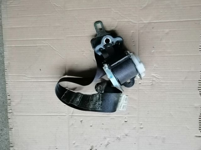 bontott MITSUBISHI PAJERO Hátsó középső Biztonsági Öv