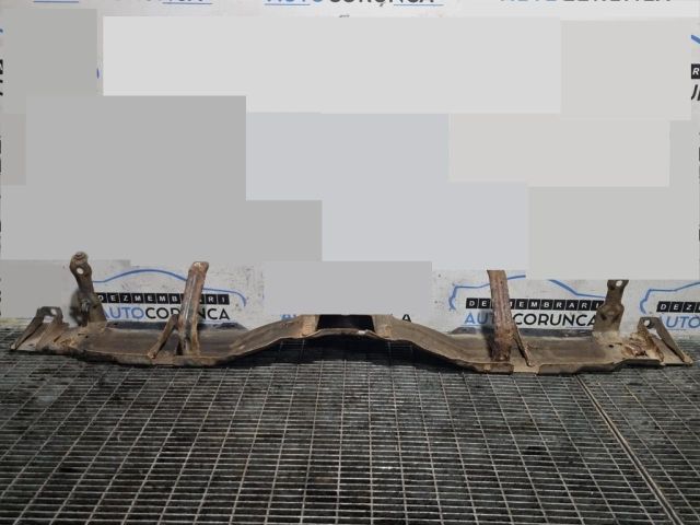 bontott MITSUBISHI PAJERO Hátsó Lökhárító Merevítő (Fém)