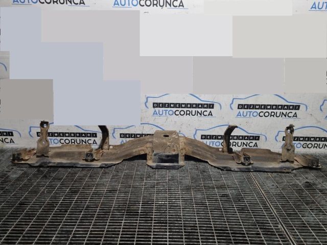 bontott MITSUBISHI PAJERO Hátsó Lökhárító Merevítő (Fém)