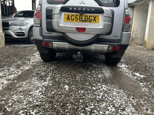 bontott MITSUBISHI PAJERO Hátsó Lökhárító (Üresen)