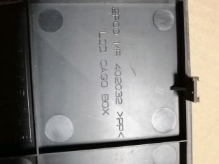 bontott MITSUBISHI PAJERO Hátsó Tároló Rekesz Fedél