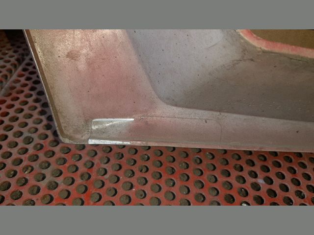 bontott MITSUBISHI PAJERO Hűtőrács