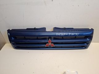 bontott MITSUBISHI PAJERO Hűtőrács