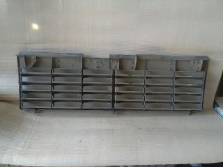 bontott MITSUBISHI PAJERO Hűtőrács