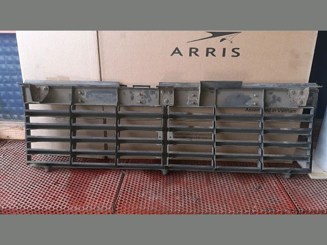 bontott MITSUBISHI PAJERO Hűtőrács