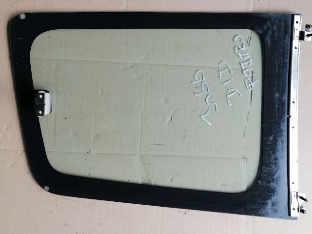 bontott MITSUBISHI PAJERO Jobb C Oszlop Oldalablak Üveg