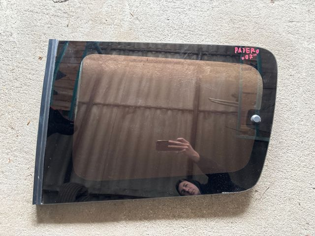 bontott MITSUBISHI PAJERO Jobb C Oszlop Oldalablak Üveg