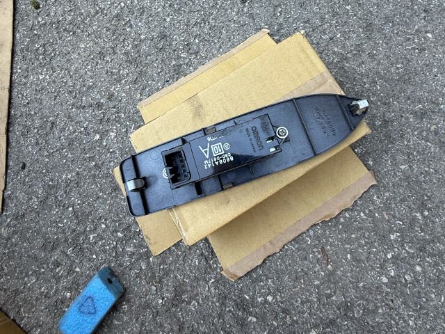 bontott MITSUBISHI PAJERO Jobb első Ablakemelő Kapcsoló